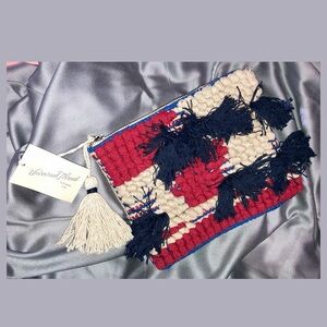 Universal Thread Goods Co. Deeply textural Zipper Bag NWT 11010